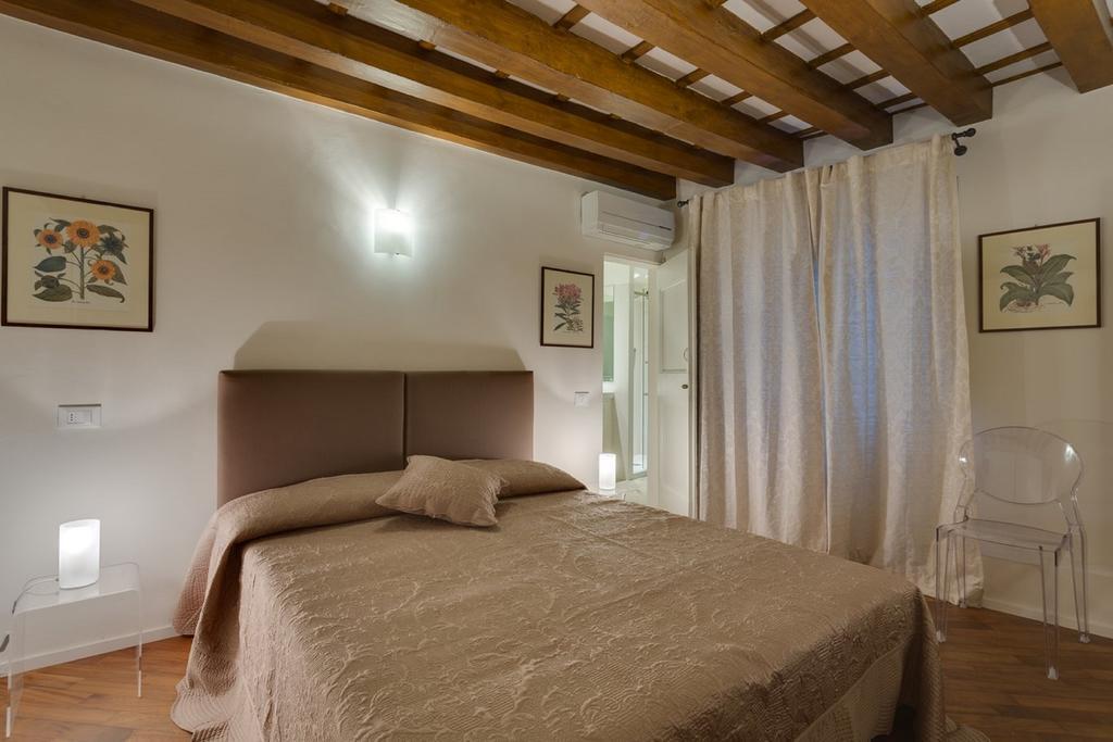 Apartments Florence - Vigna Nuova Alberti Room photo